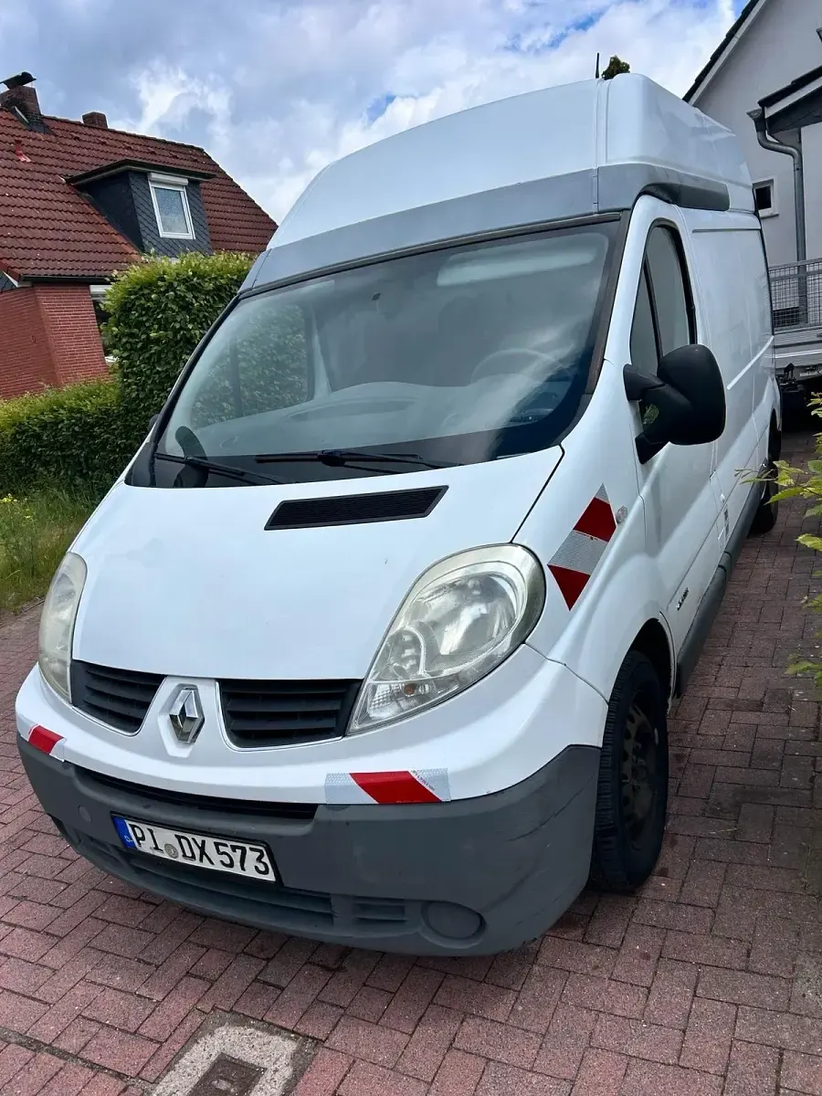 Gebraucht Renault Trafic 115 PS (84 kW) 2011 Weiß Van / Kleinbus