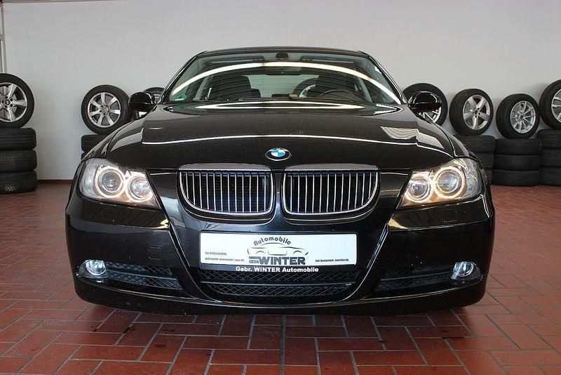 Gebraucht BMW 325 Advantage 218 PS (160 kW) 2006 Schwarz Limousine
