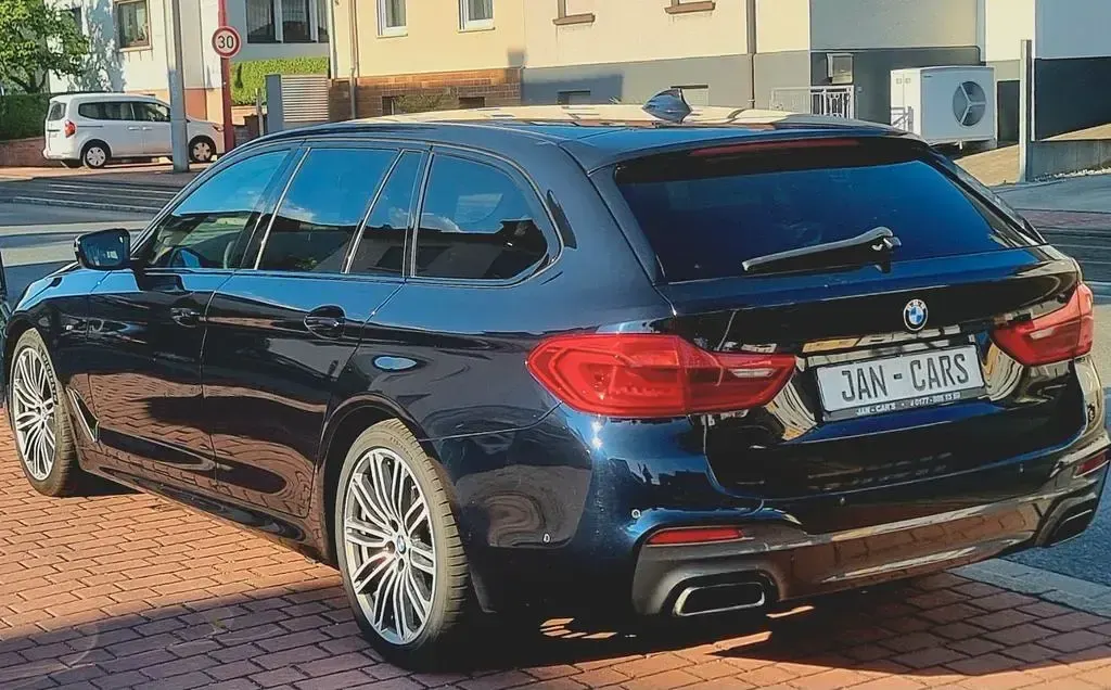 Używany BMW M550 Performance 400 KM (294 kW) 2019 Czarny Sedan/Limuzyna