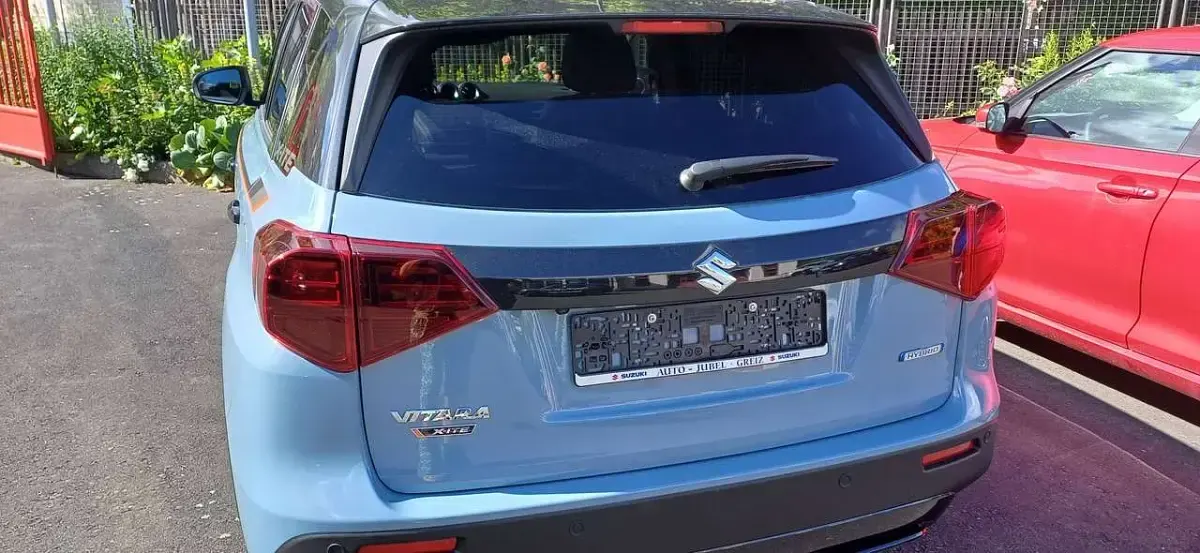 Gebraucht Suzuki Vitara Comfort+ 110 PS (80 kW) 2026 Ice grayish blue /cosmic black SUV