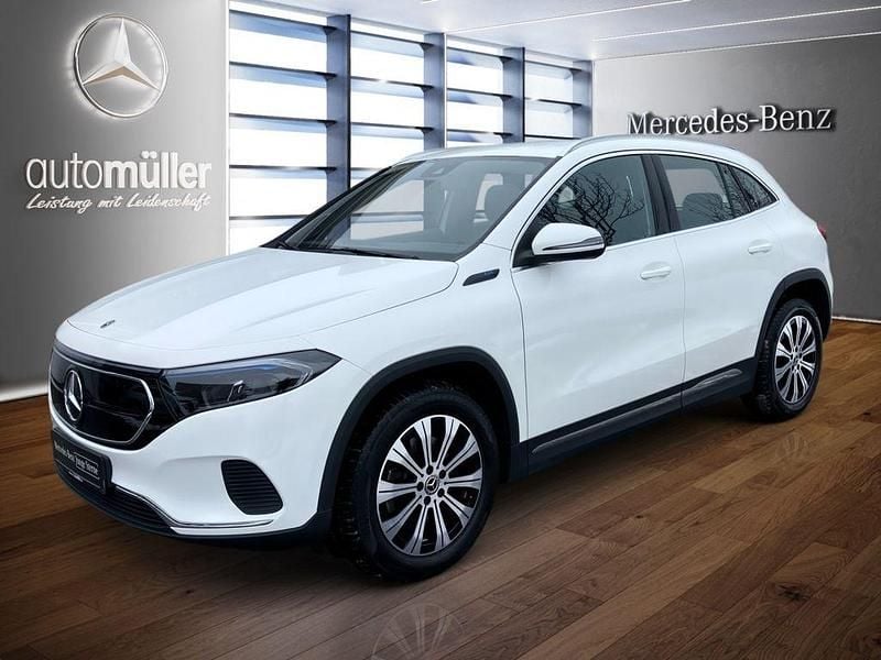 Weiß Gebraucht 2021 Mercedes EQA250 Progressive SUV | 22.280 € (Superpreis) - Bild 1/3
