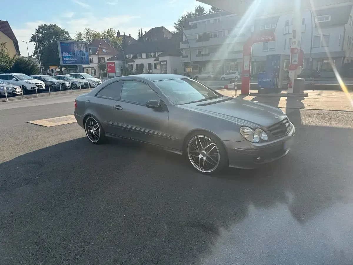 Gebraucht Mercedes CLK280 Elegance 241 PS (177 kW) 2007 Grau Coupé