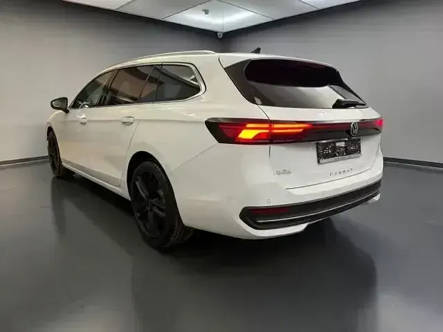 Używany VW Passat Business 150 KM (110 kW) 2024 Biały Kombi