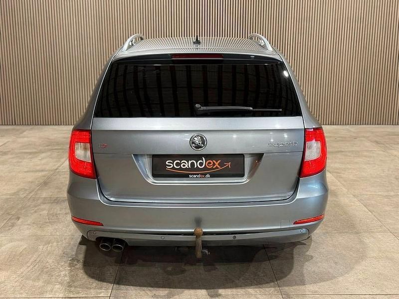 Gebraucht Skoda Superb 170 PS (125 kW) 2010 Grau Limousine