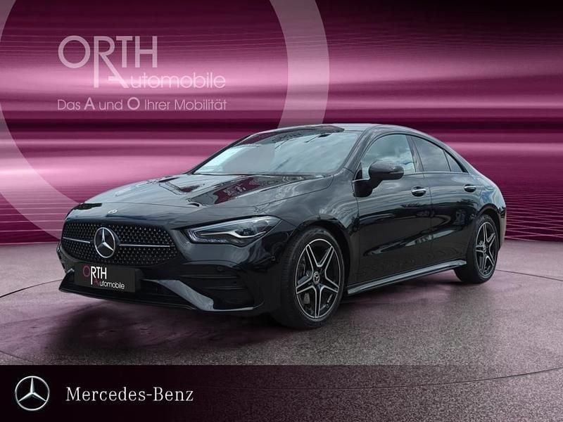 Metalliclack kosmosschwarz Gebraucht 2024 Mercedes CLA200 Advanced Coupé | 37.649 € (Fairer Preis) - Bild 1/4