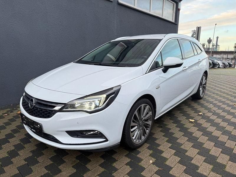 Schneeweiss/olympic/summit whi Gebraucht 2017 Opel Astra Innovation Kombi | 8.950 € (Guter Preis) - Bild 1/4