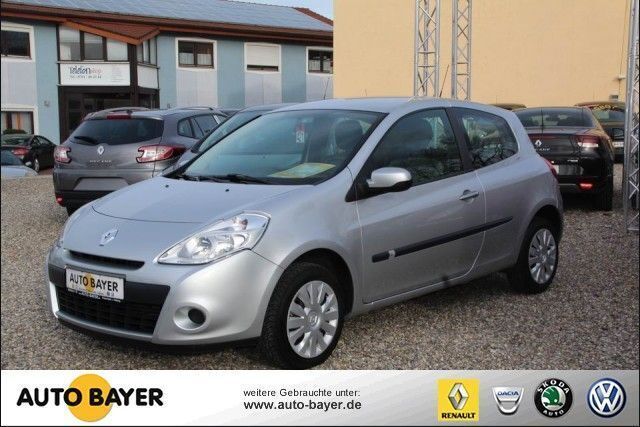Gebraucht Renault Clio III Expression 75 PS (55 kW) 2010 Silber metallic Kleinwagen