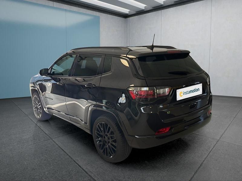 Gebraucht Jeep Compass 131 PS (96 kW) 2024 Schwarz SUV
