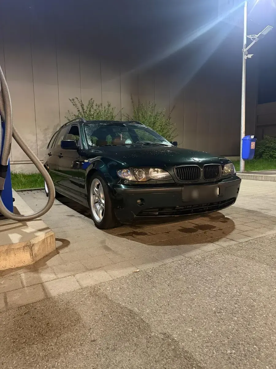 Gebraucht BMW 320 150 PS (110 kW) 2002 Grün Kombi