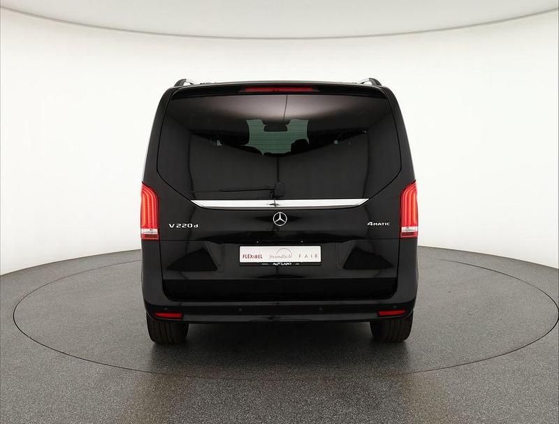 Gebraucht Mercedes V220 Avantgarde 163 PS (119 kW) 2021 Schwarz Van / Kleinbus
