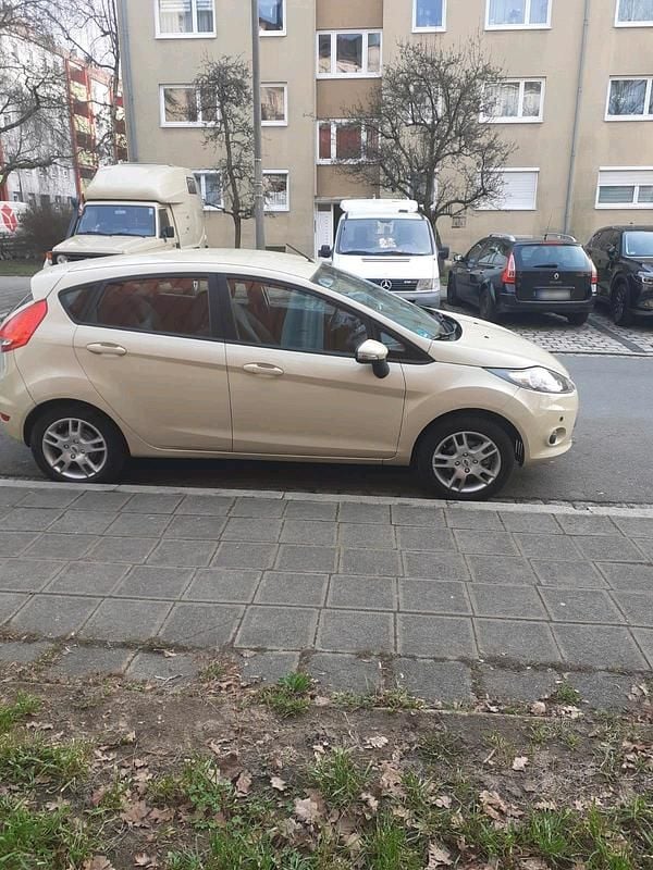 Gebraucht Ford Fiesta 70 PS (51 kW) 2009 Beige Kleinwagen