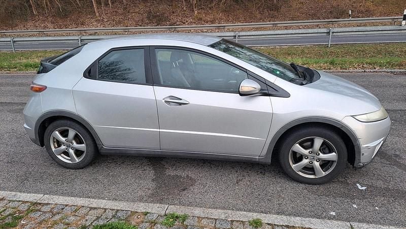 Gebraucht Honda Civic 83 PS (61 kW) 2006 Silber Limousine