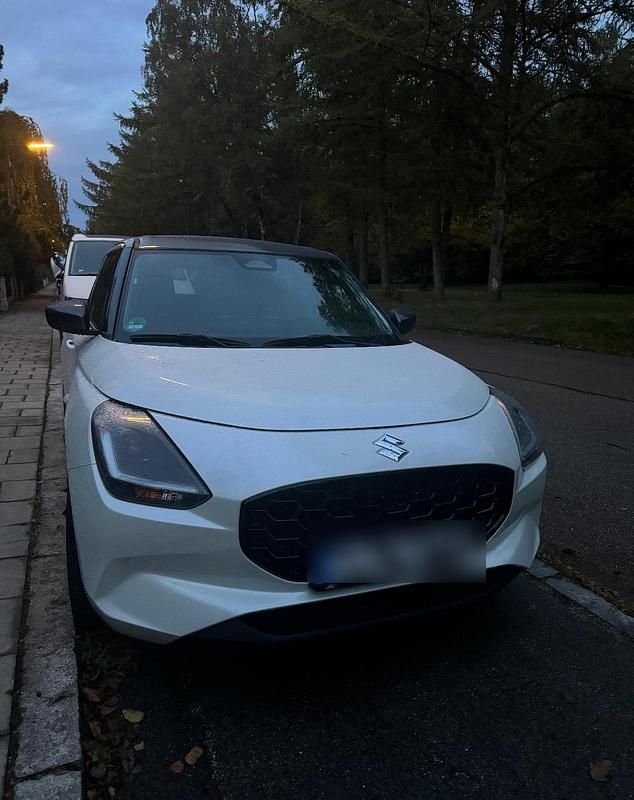 Weiß Neu 2025 Suzuki Swift Comfort Kleinwagen | 20.000 € - Bild 1/4