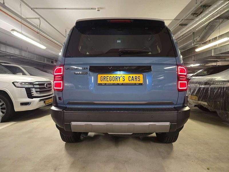 Neu Toyota Land Cruiser 281 PS (206 kW) 2026 Sky blue SUV