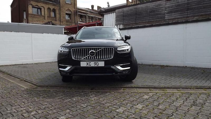 Schwarz Gebraucht 2023 Volvo XC90 Plus SUV | 53.900 € (Fairer Preis) - Bild 1/4