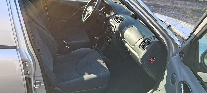 Gebraucht Rover 25 104 PS (76 kW) 2003 Silber Kleinwagen