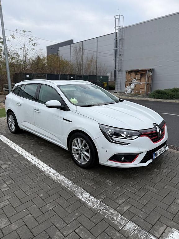 Gebraucht Renault Mégane III Intens 131 PS (96 kW) 2016 Weiß Limousine