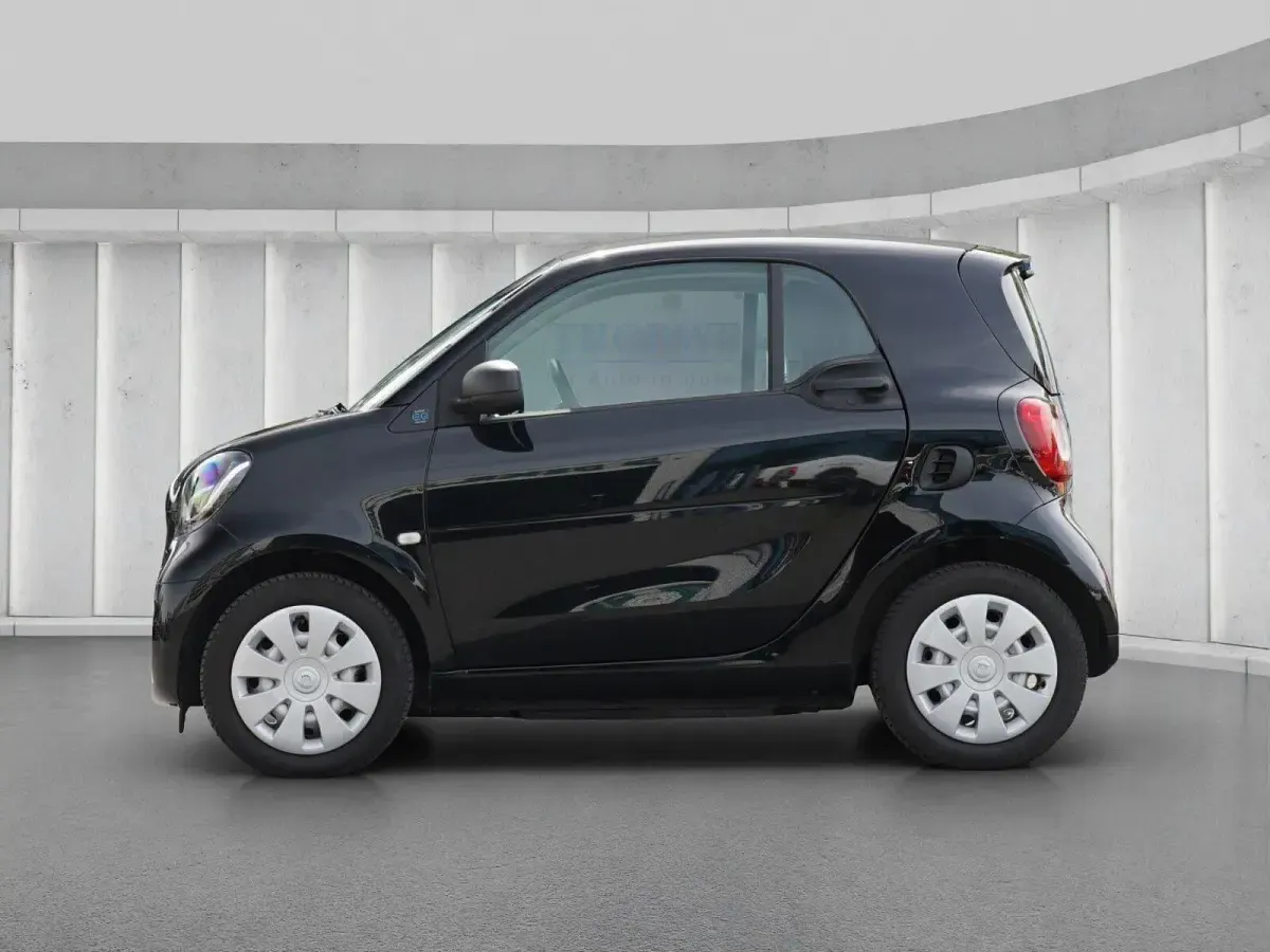 Gebraucht Smart ForTwo Coupé 60 kW (82 PS) 2024 Schwarz Kleinwagen