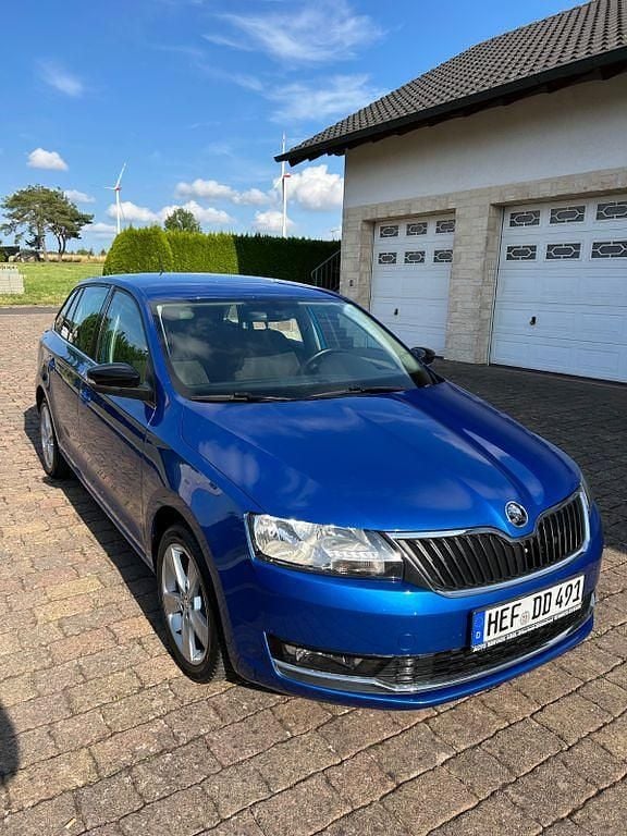 Blau Gebraucht 2018 Skoda Rapid Ambition Limousine | 9.500 € (Guter Preis) - Bild 1/4