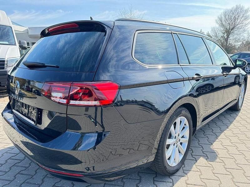 Gebraucht VW Passat Conceptline 122 PS (89 kW) 2021 Schwarz Kombi