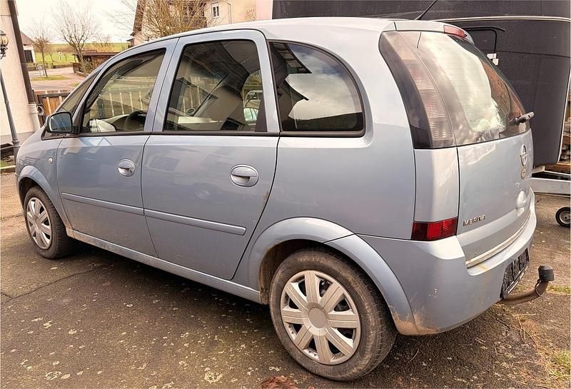 Gebraucht Opel Meriva 101 PS (74 kW) 2008 Silber Van / Kleinbus