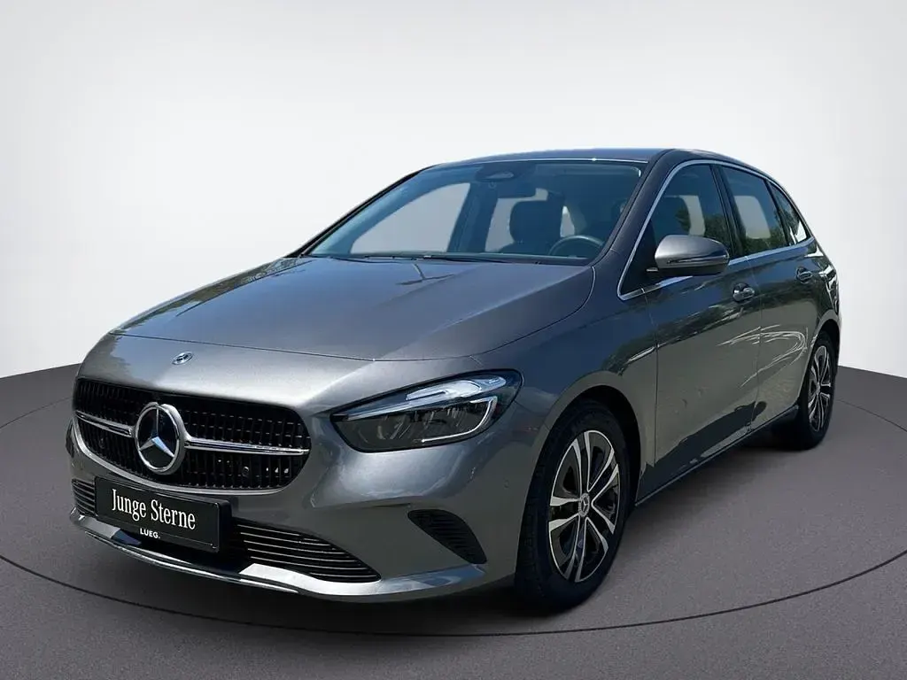 Gebraucht Mercedes B200 150 PS (110 kW) 2025 Grau Kleinwagen