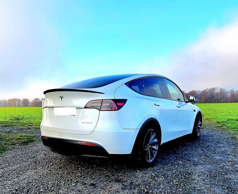 Weiß Gebraucht 2022 Tesla Model Y Performance SUV | 43.500 € - Bild 1/4