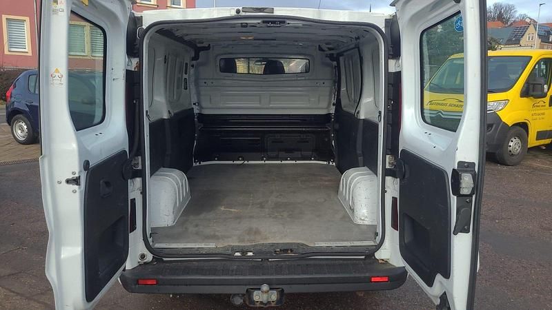 Gebraucht Opel Vivaro 115 PS (84 kW) 2015 Weiß Van / Kleinbus