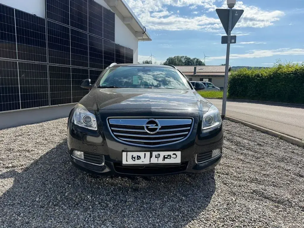 Gebraucht Opel Insignia Sport 160 PS (117 kW) 2012 Schwarz Kombi