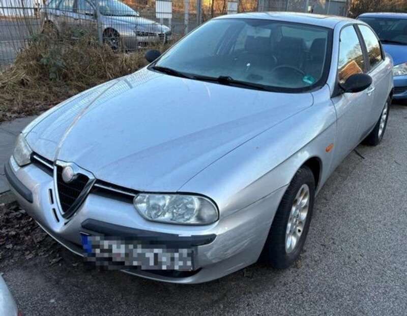 Silber Gebraucht 1999 Alfa Romeo 156 Limousine | 700 € (Fairer Preis) - Bild 1/4