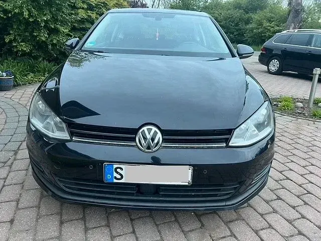 Second-hand VW Golf VII Trendline 105 CP (77 kW) 2014 Negru Berlinǎ