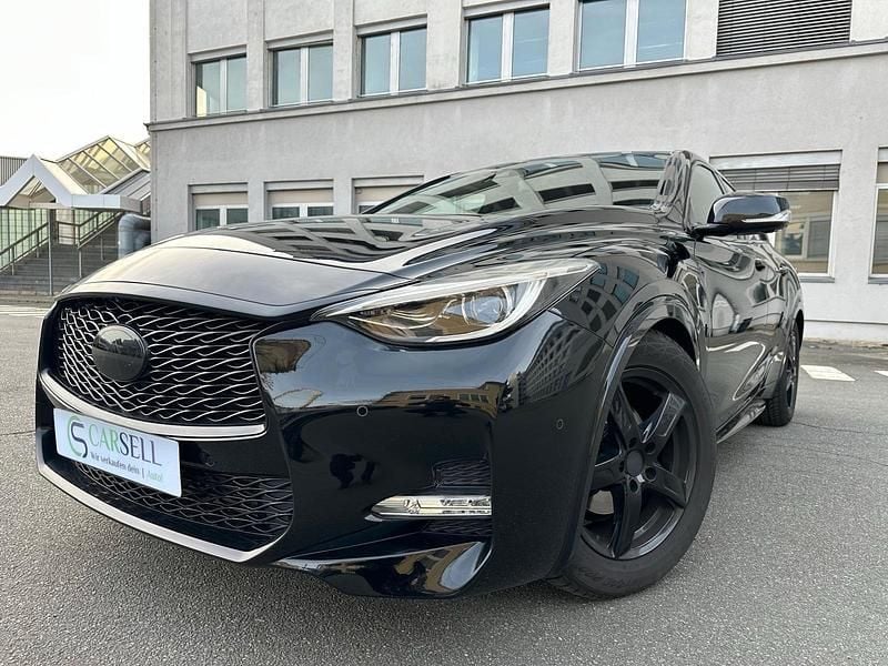 Gebraucht Infiniti Q30 122 PS (89 kW) 2017 Schwarz Limousine
