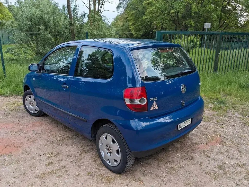 Używany VW Fox 75 KM (55 kW) 2005 Niebieski Hatchback