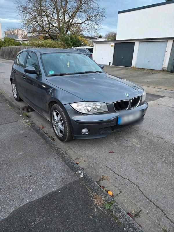Grau Gebraucht 2006 BMW 116 Kleinwagen | 2.350 € (Fairer Preis) - Bild 1/4