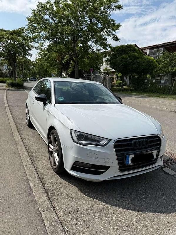 Weiß Gebraucht 2013 Audi A3 Limousine | 5.500 € (Superpreis) - Bild 1/4