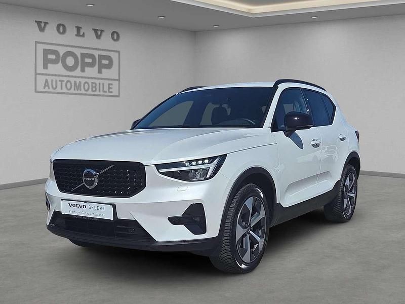 Gebraucht Volvo XC40 Plus 163 PS (119 kW) 2024 Crystal white / metallic SUV