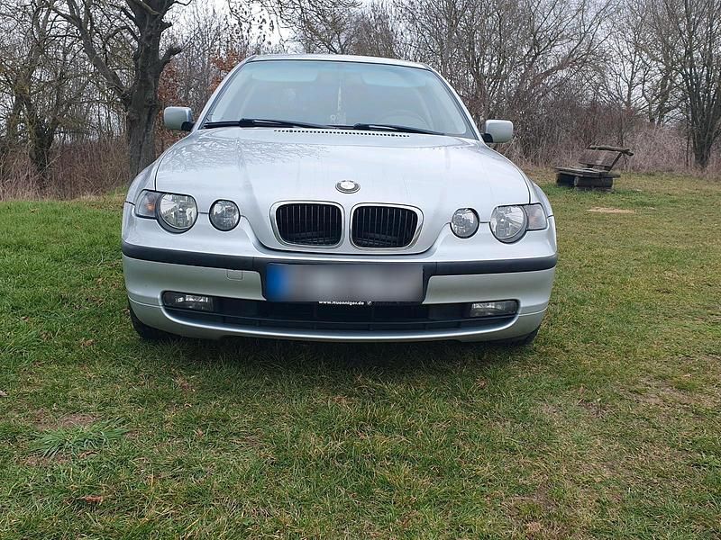 Gebraucht BMW 318 143 PS (105 kW) 2002 Silber Coupé