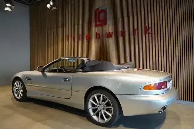 Second-hand Aston Martin DB7 416 CP (305 kW) 2003 Argintiu Cabrio