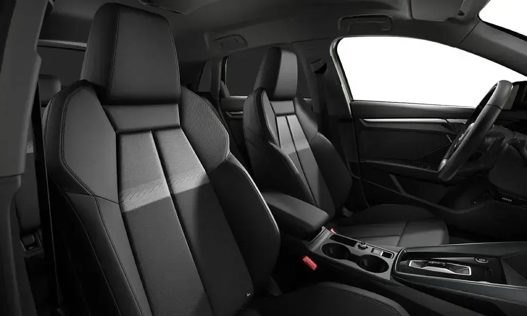 Gebraucht Audi A3 Sport 204 PS (150 kW) 2025 Distriktgrün metallic Limousine