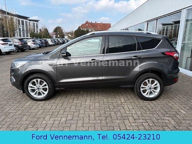 Gebraucht Ford Kuga Titanium 150 PS (110 kW) 2018 Grau SUV