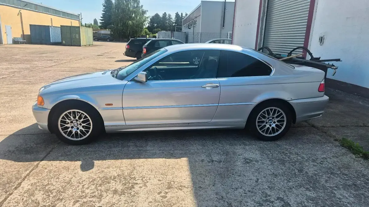 Gebraucht BMW 325 Basis 192 PS (141 kW) 2001 Silber Coupé