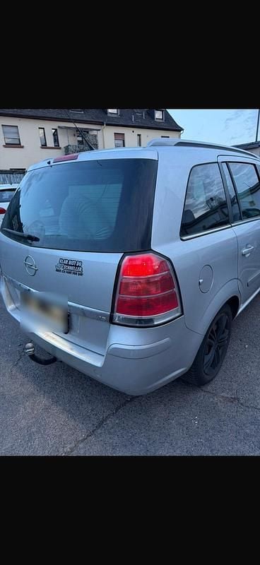Gebraucht Opel Zafira 140 PS (102 kW) 2006 Silber Van / Kleinbus