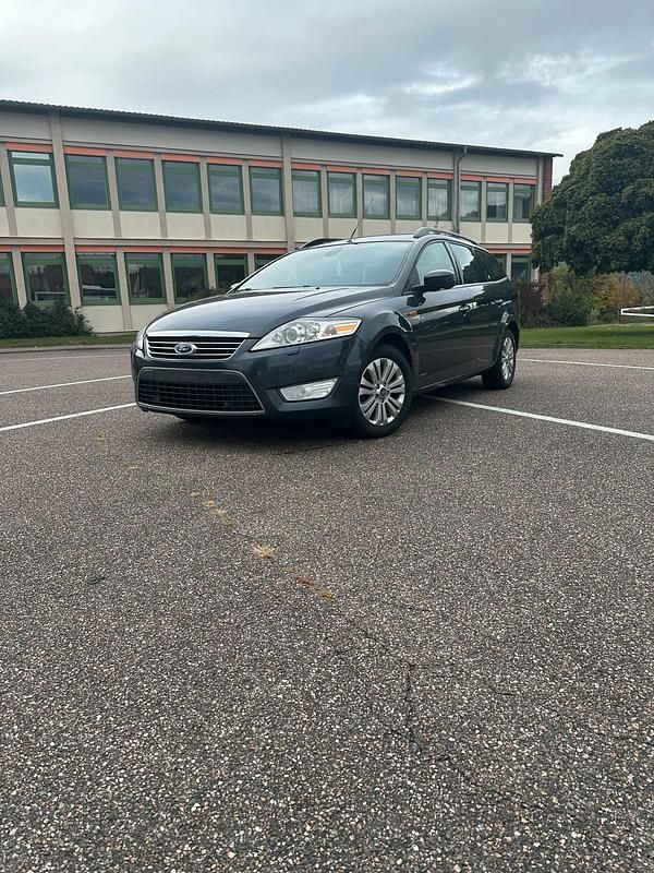Grau Gebraucht 2007 Ford Mondeo Kombi | 2.850 € (Etwas zu teuer) - Bild 1/4