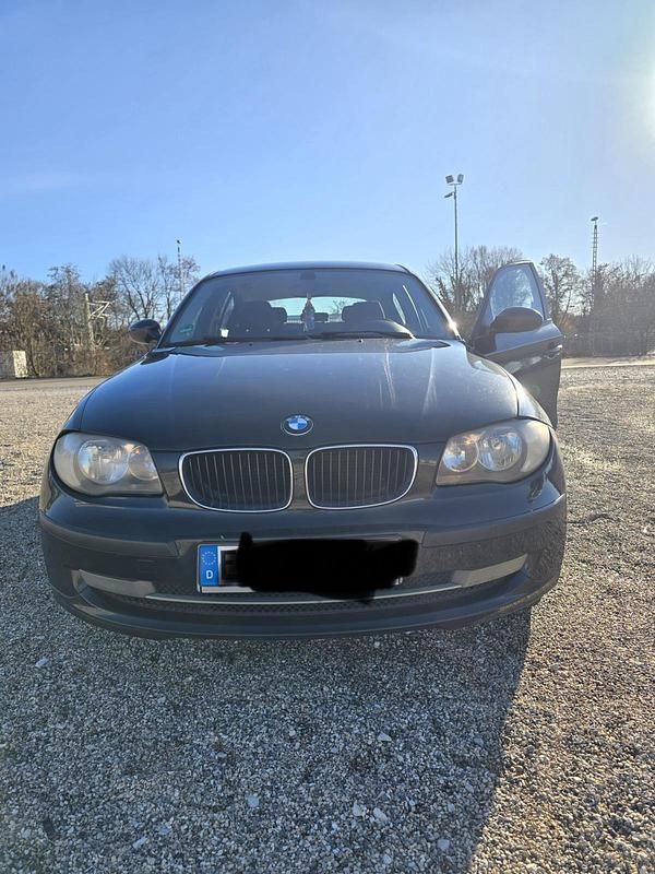 Gebraucht BMW 116 122 PS (89 kW) 2007 Schwarz Kleinwagen