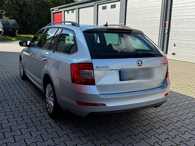 Gebraucht Skoda Octavia 2015 Silber Kombi