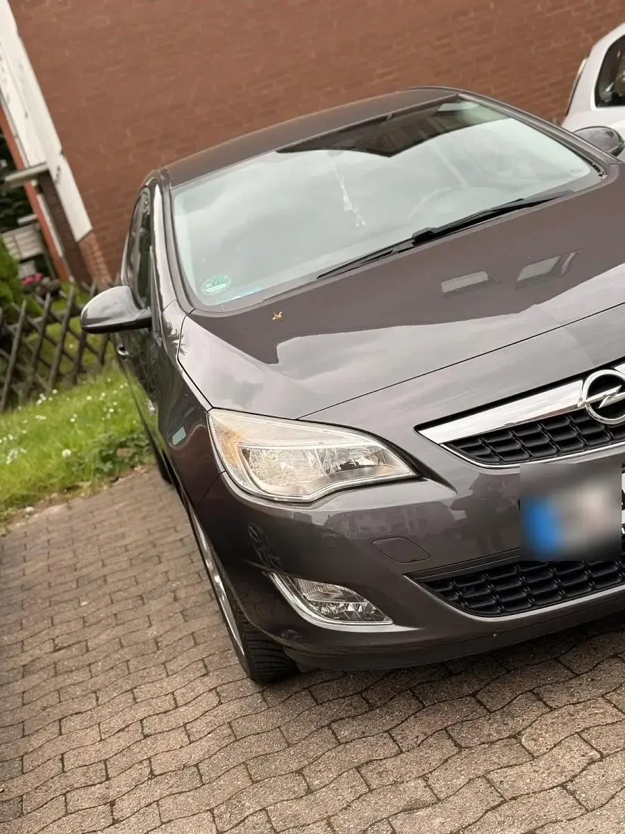 Usata Opel Astra 101 CV (74 kW) 2011 Utilitaria