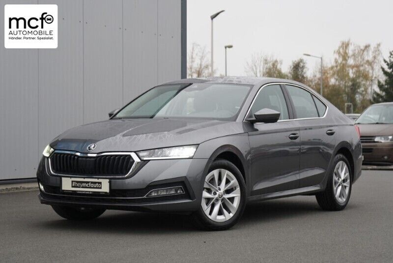 Grau Gebraucht 2023 Skoda Octavia Style Limousine | 27.890 € (Fairer Preis) - Bild 1/4