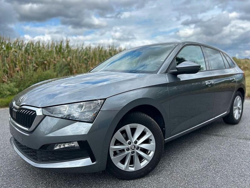 Grau Gebraucht 2024 Skoda Scala Ambition Kleinwagen | 19.663 € (Guter Preis) - Bild 1/4