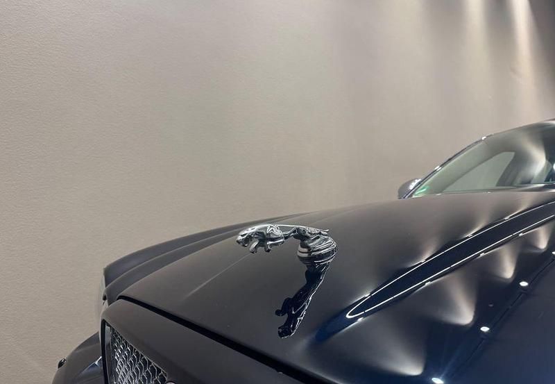 Gebraucht Jaguar XJ6 Portfolio 207 PS (152 kW) 2009 Schwarz Limousine