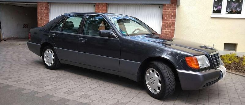 Schwarz Gebraucht 1991 Mercedes S300 Limousine | 10.900 € - Bild 1/4